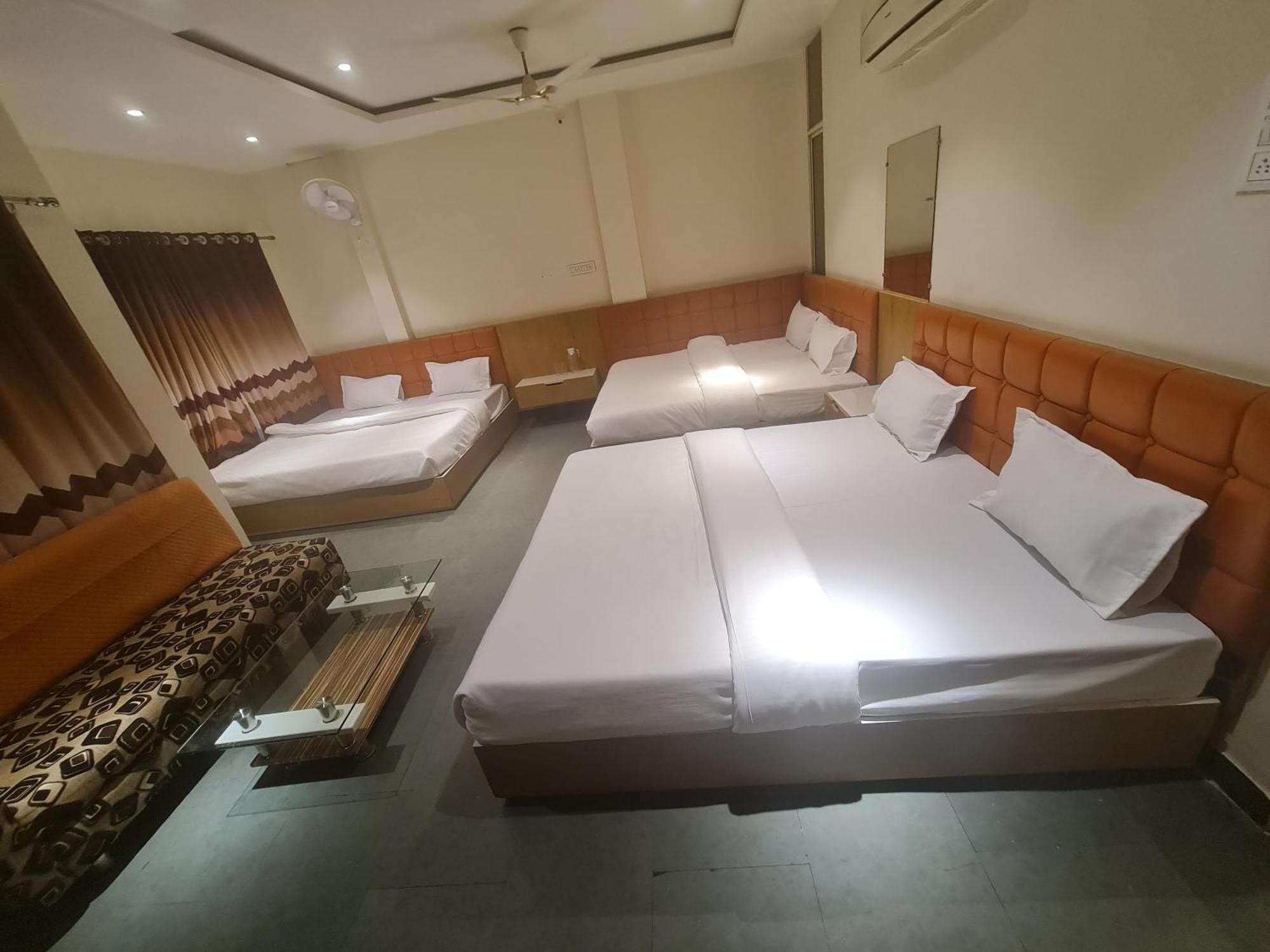 Hotel Empire Ujjain Eksteriør bilde