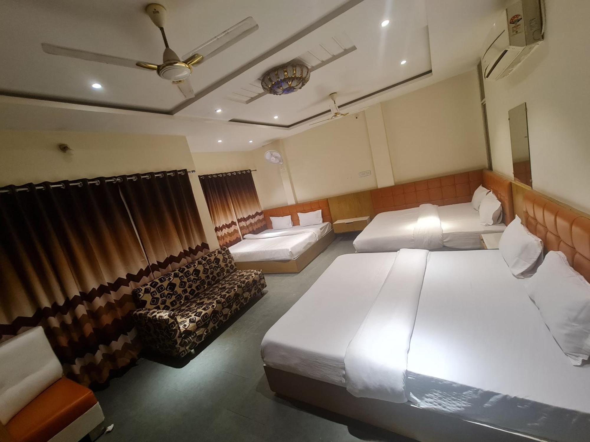 Hotel Empire Ujjain Eksteriør bilde