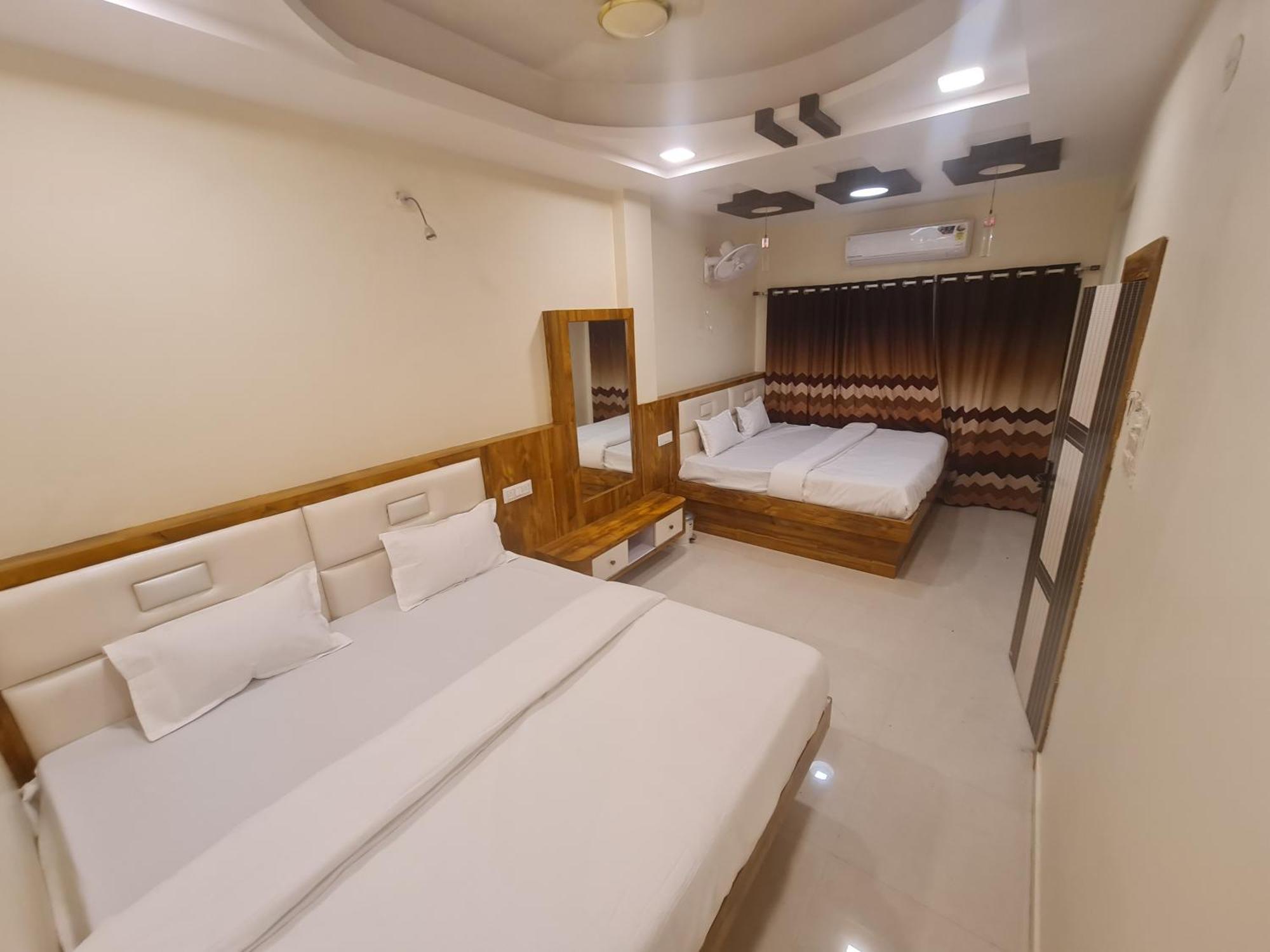Hotel Empire Ujjain Eksteriør bilde