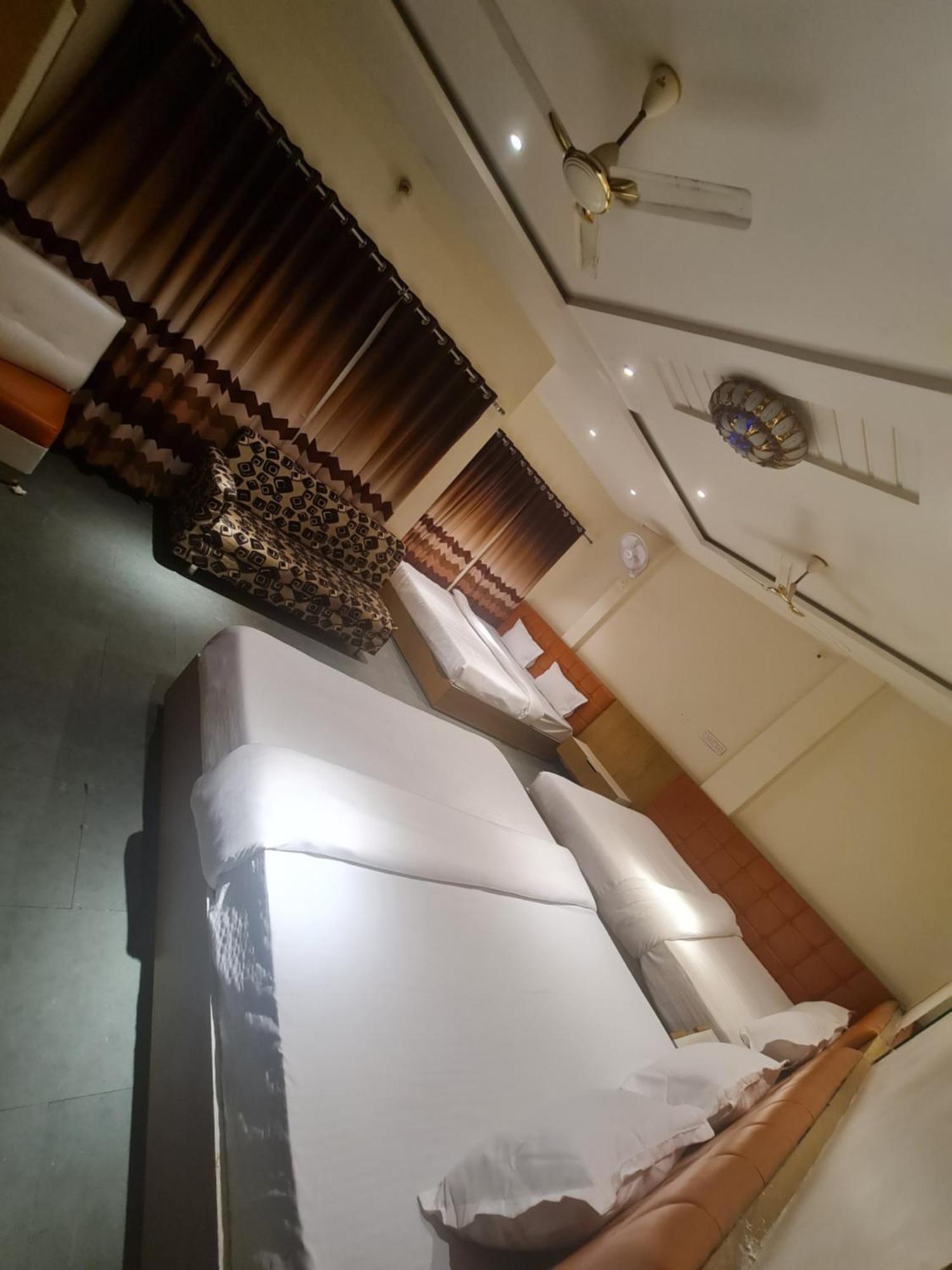 Hotel Empire Ujjain Eksteriør bilde