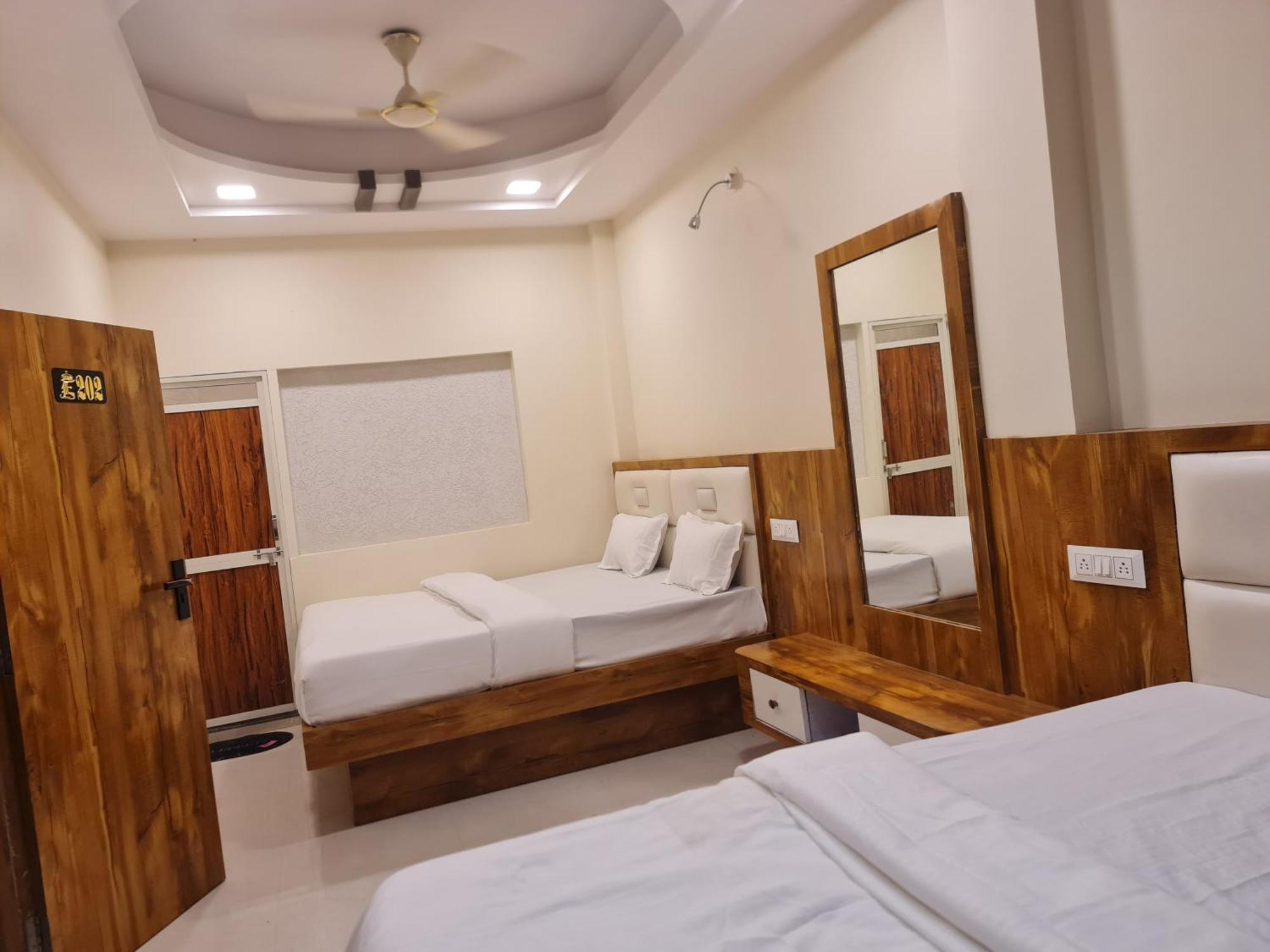 Hotel Empire Ujjain Eksteriør bilde