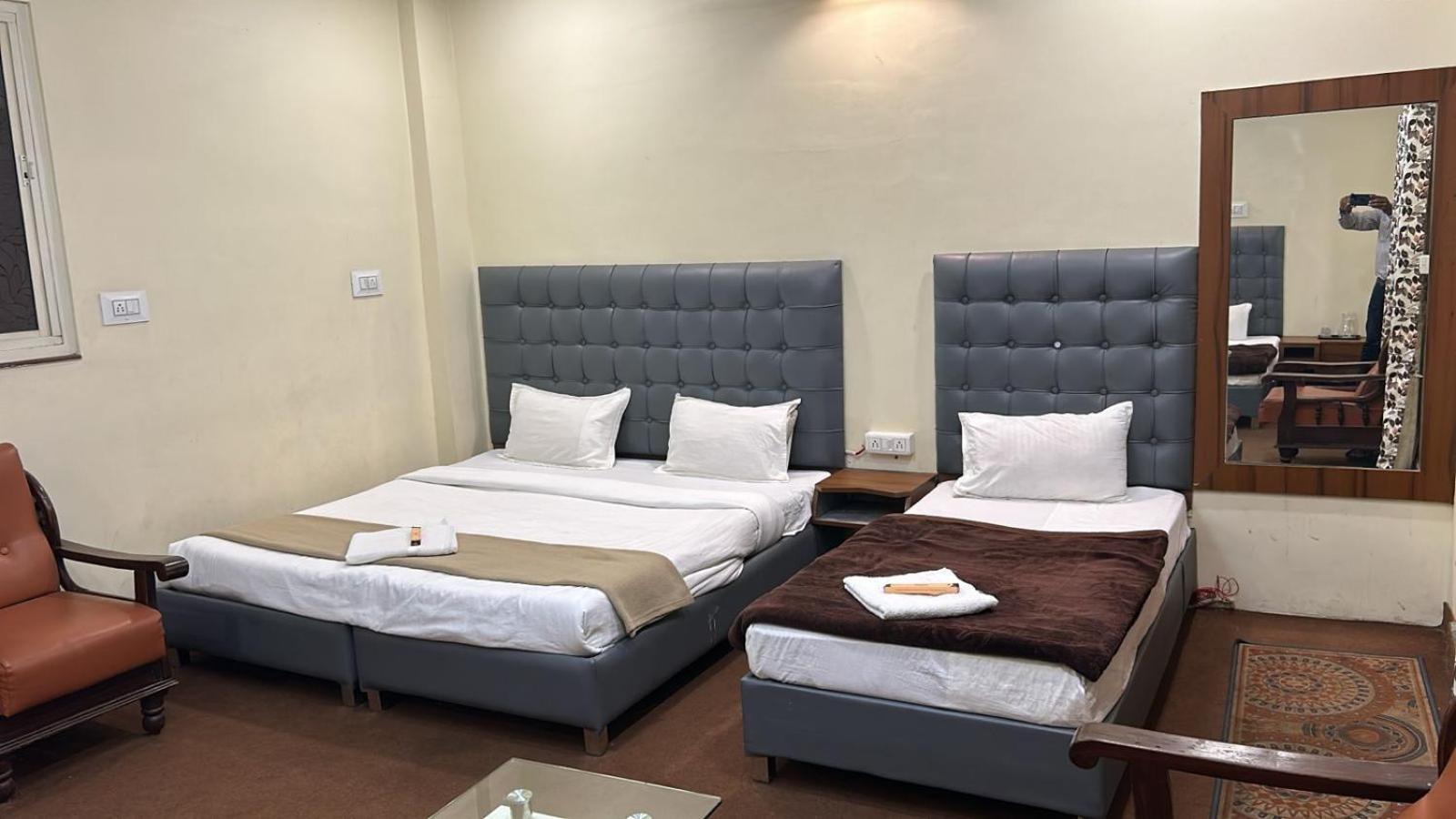 Hotel Empire Ujjain Eksteriør bilde
