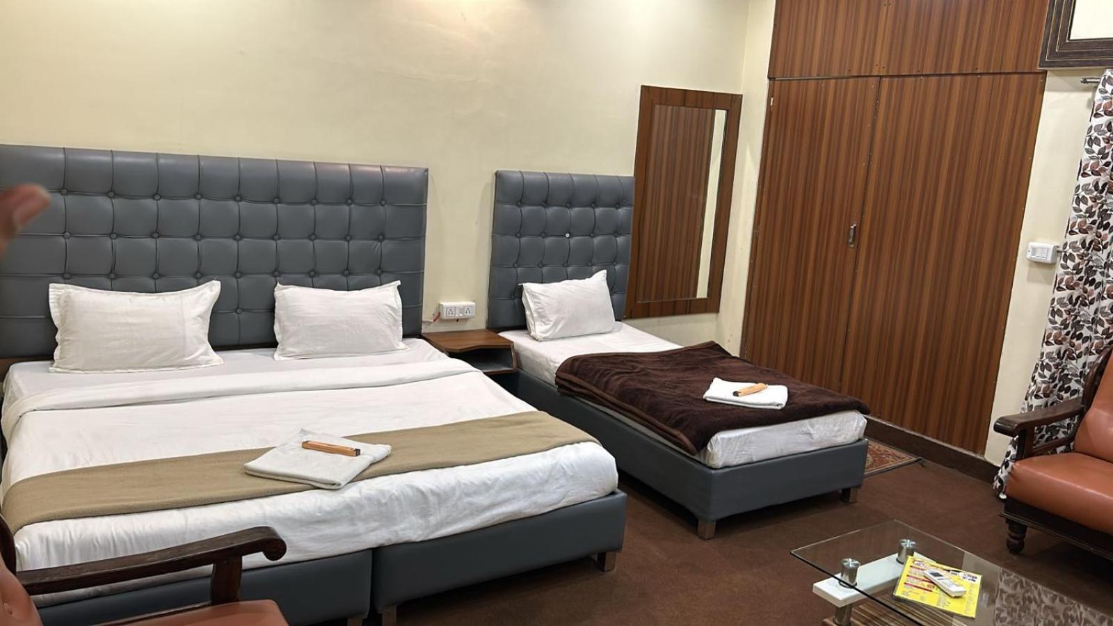 Hotel Empire Ujjain Eksteriør bilde