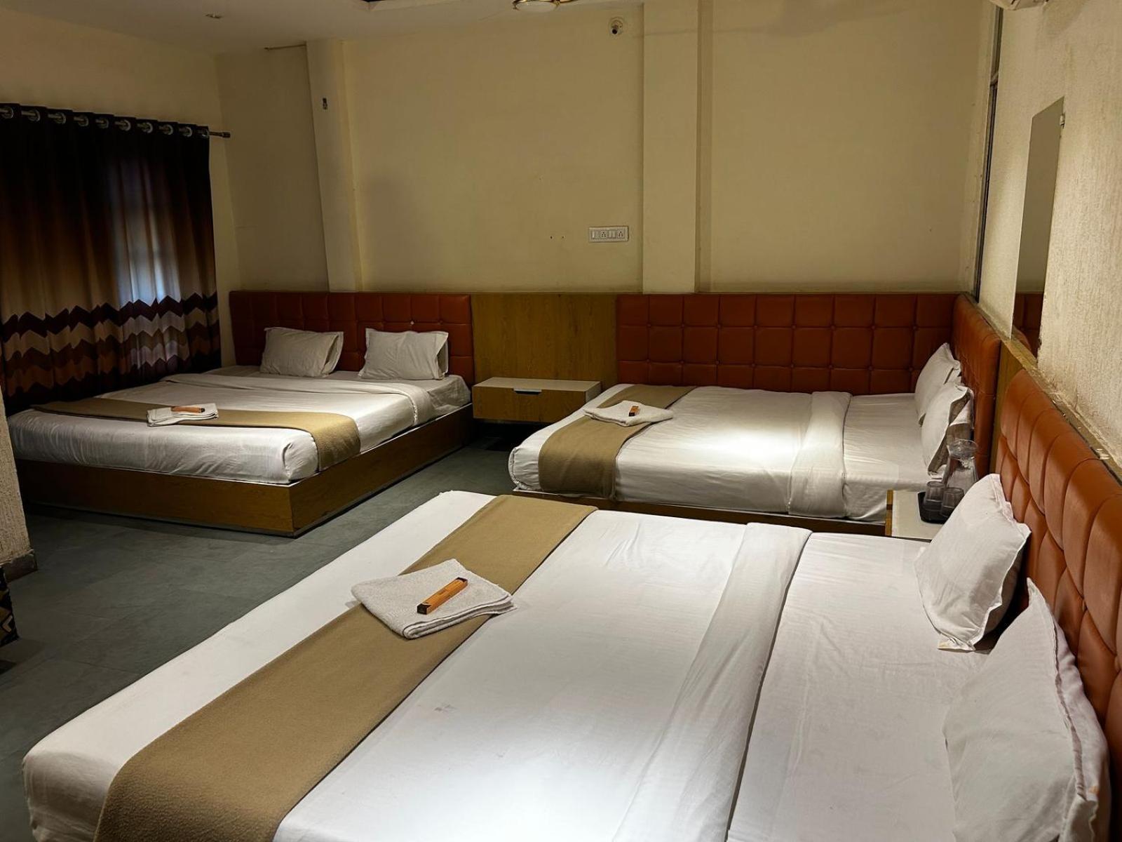Hotel Empire Ujjain Eksteriør bilde