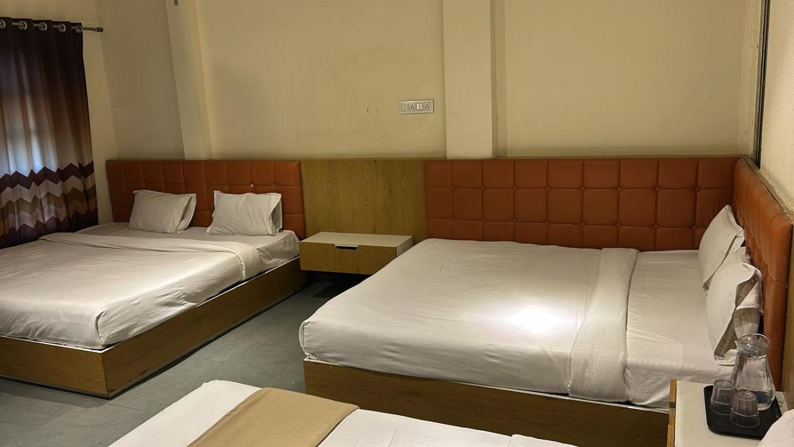 Hotel Empire Ujjain Eksteriør bilde