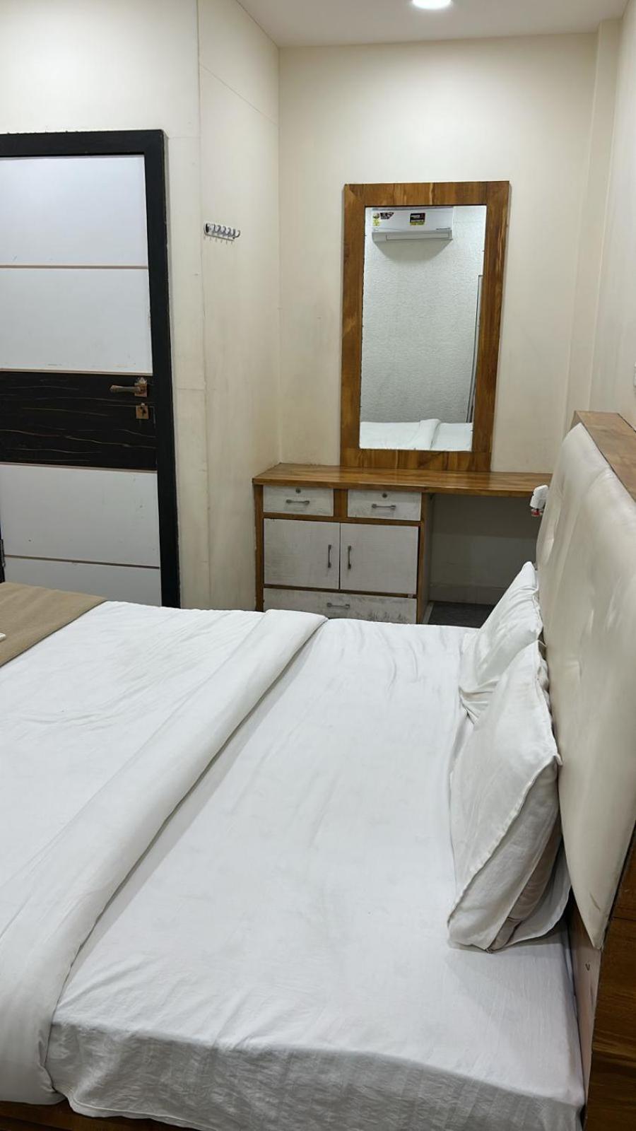 Hotel Empire Ujjain Eksteriør bilde