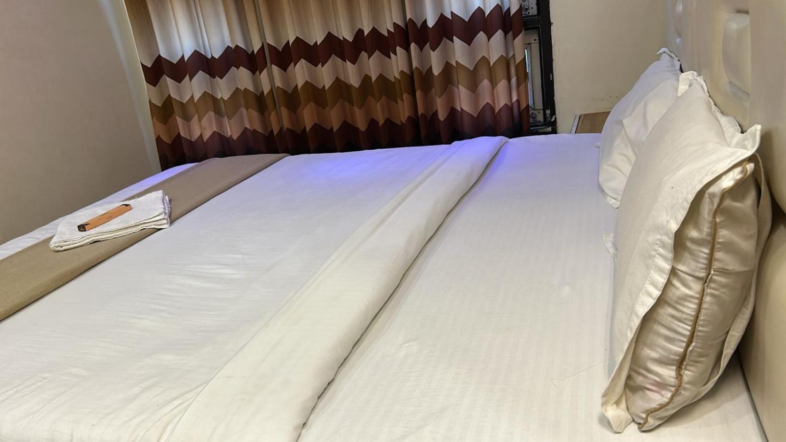 Hotel Empire Ujjain Eksteriør bilde