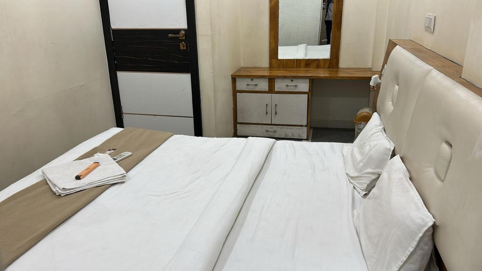 Hotel Empire Ujjain Eksteriør bilde