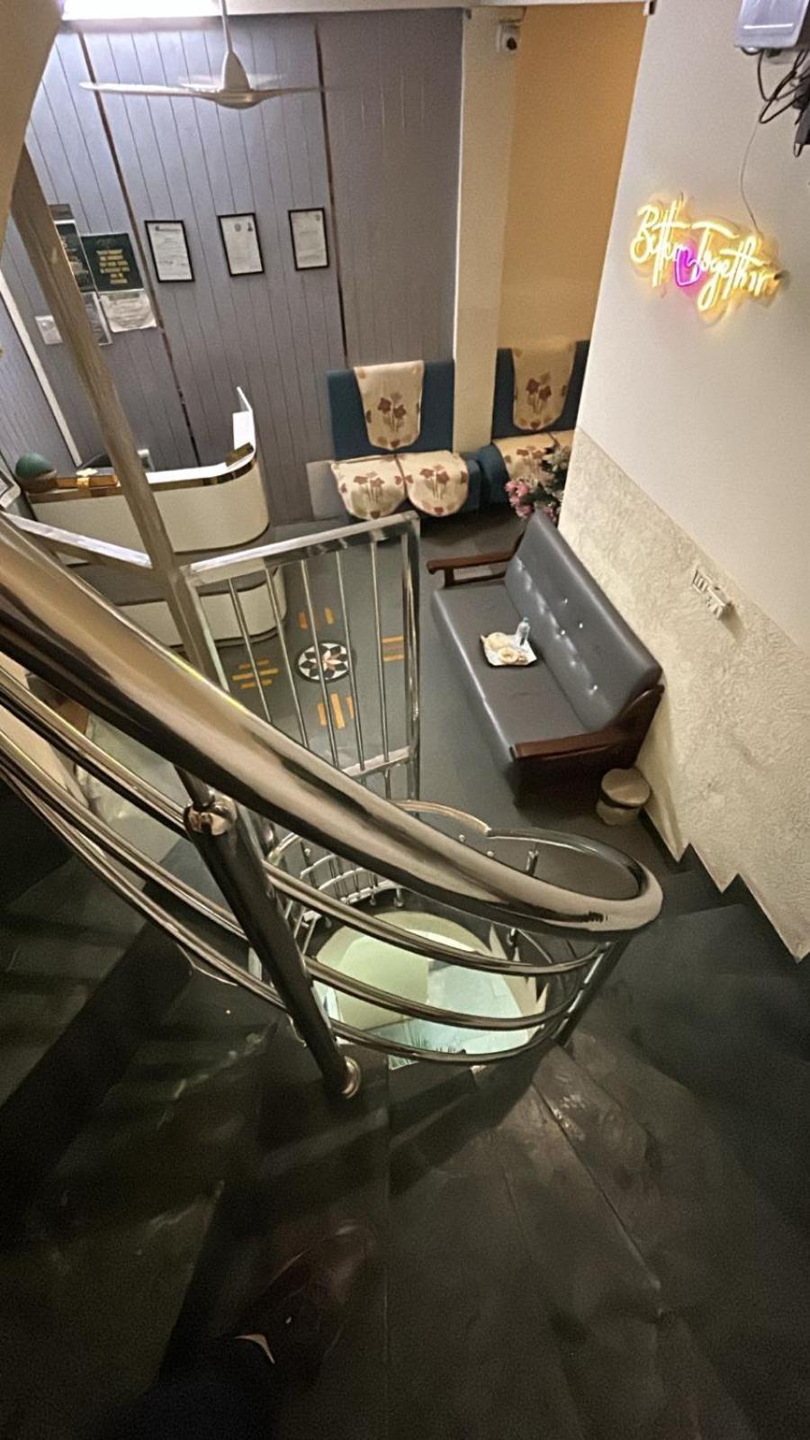 Hotel Empire Ujjain Eksteriør bilde